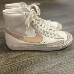 Nike Blazer Mid '77